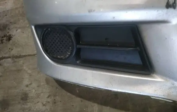 Toyota Corolla Verso AR10 Front bumper lower grill 