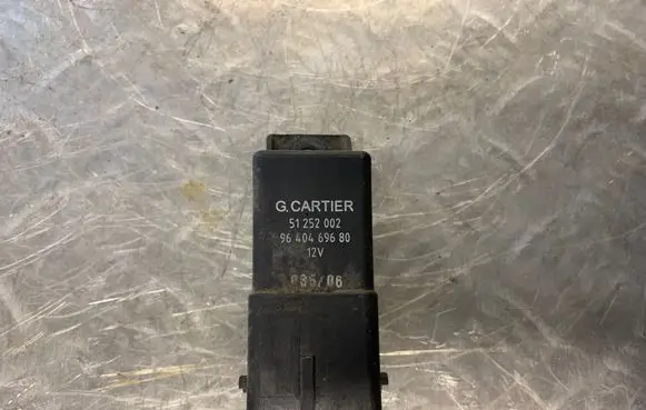 Citroen C5 Glow plug pre-heat relay 9640469680