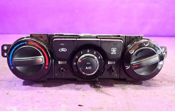 Hyundai i20 (GB IB) Interior fan control switch 97250-1J540