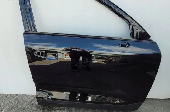Volvo XC40 Front door