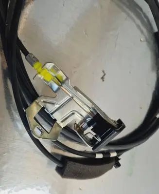 Honda CR-V Fuel cap flap release cable 