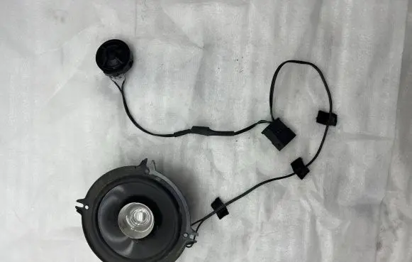 Audi A3 S3 8L Front door speaker 8L0035399