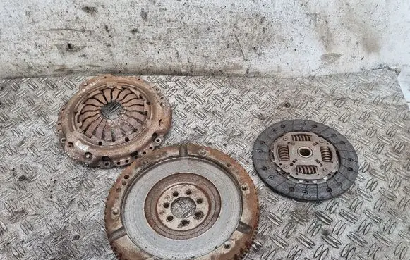 Nissan Note (E12) Clutch set kit 301016758R 025N