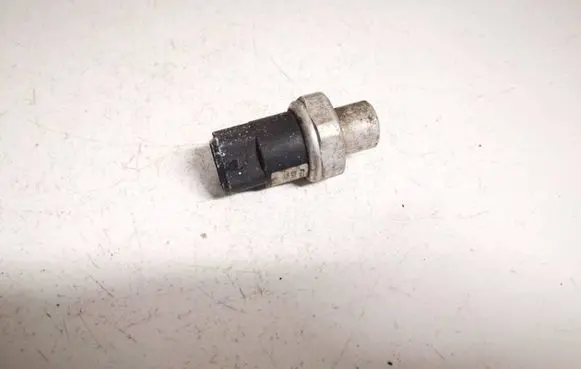 Volkswagen PASSAT B5 Air conditioning (A/C) pressure sensor 8D0959482B