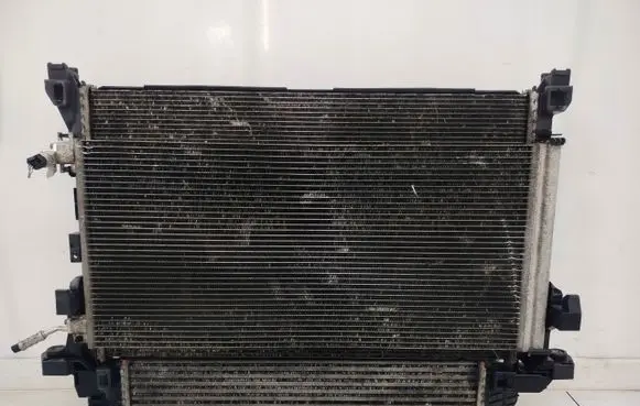 Opel Vivaro Radiator support slam panel 