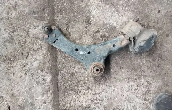 Volvo V60 Front lower control arm/wishbone 6G9N3A052BP