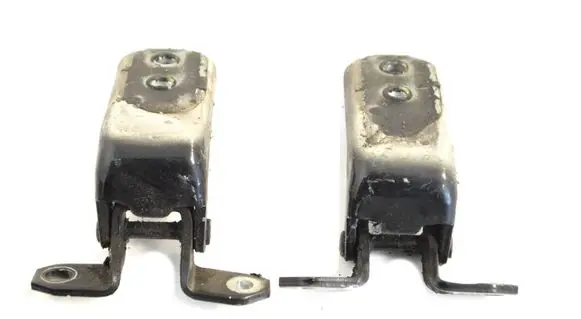 Suzuki Grand Vitara II Front door upper hinge 
