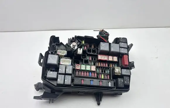 Toyota Auris E180 Fuse box set 602730