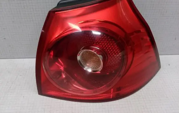 Volkswagen Golf V Rear/tail lights 4VFX13404AA