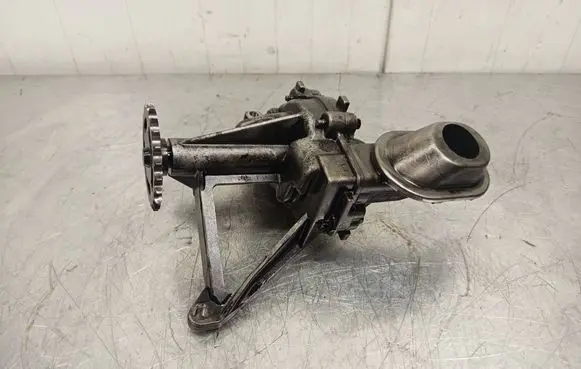 Ford Kuga II Oil pump 9682393380