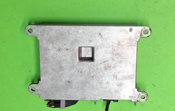 Mercedes-Benz E W211 Bluetooth control unit module A2118705526 UH06MM01CB DM70667462