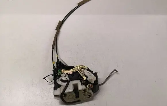Mitsubishi Grandis Rear door lock
