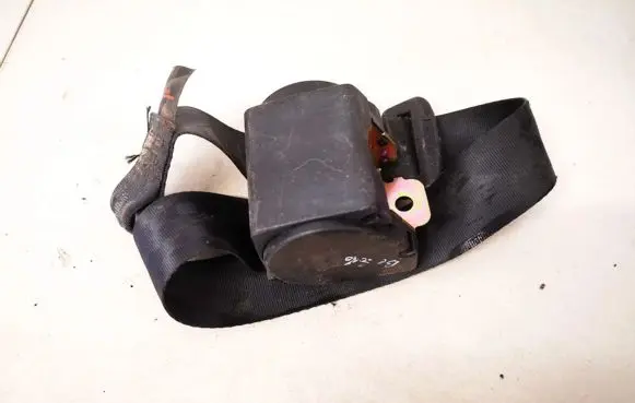 Middle seatbelt (rear)