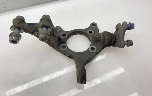 Toyota Prius+ (ZVW40) Front wheel hub