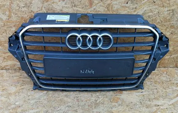 Front bumper upper radiator grill