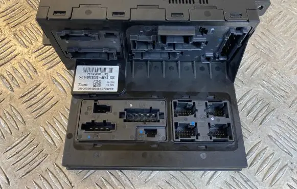 Mercedes-Benz E W211 Fuse module 2115454301