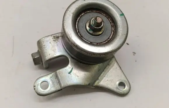 Mitsubishi L200 Generator/alternator belt tensioner