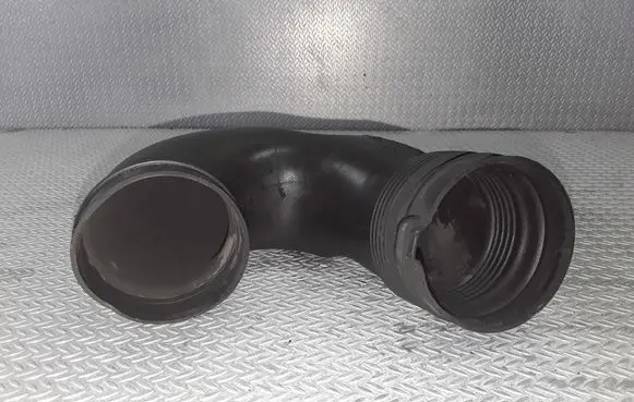 Skoda Octavia Mk2 (1Z) Air intake hose/pipe 1K0129618