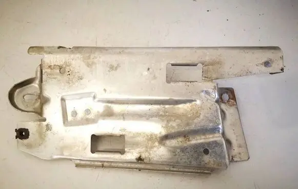 Volkswagen Golf IV Other exterior part 8L1864775
