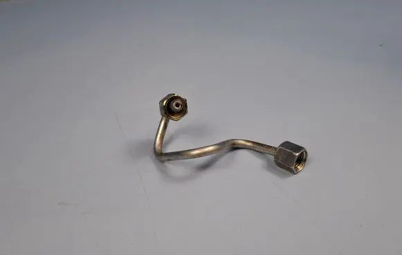Fuel injector supply line/pipe