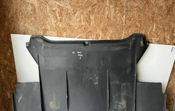 Tesla Model S Engine splash shield/under tray
