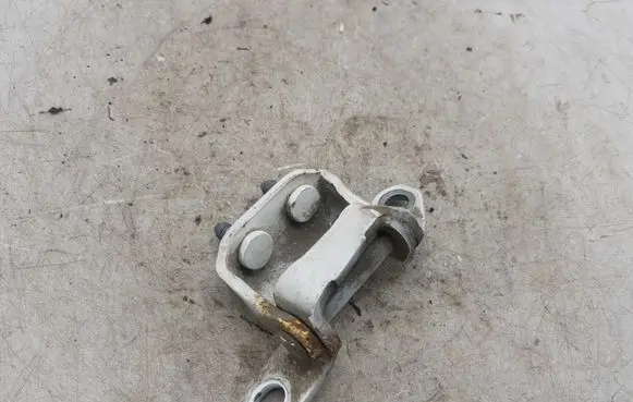 Toyota Avensis Verso Rear door upper hinge NOCODE
