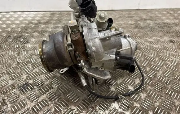 Audi Q3 F3 Turbo 06K145874M