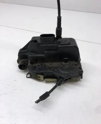 Nissan Primera Front door lock