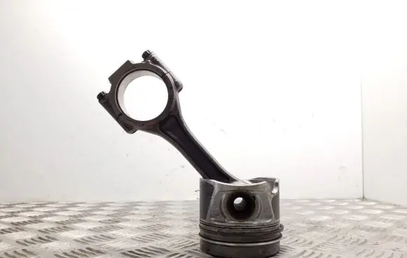Audi A5 8T 8F Piston with connecting rod CGLC 038J V400