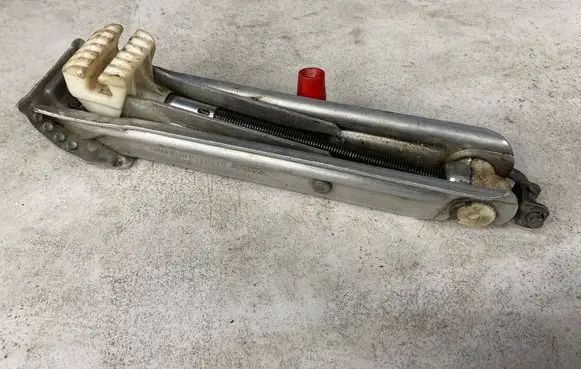Audi A4 S4 B7 8E 8H Lift Jack 8D0011031D