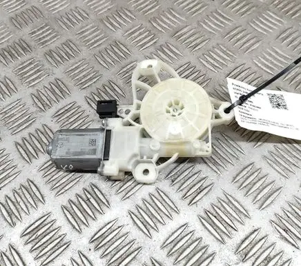 Mercedes-Benz GLE W167 Front door window regulator motor A0009065806