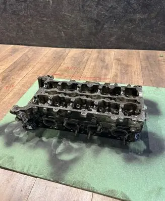 Mercedes-Benz C W204 Engine head 