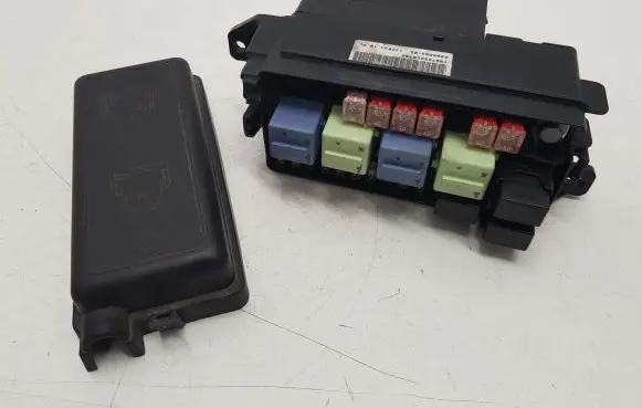 Mini One - Cooper R50 - 53 Fuse box set 190722250705 690660405