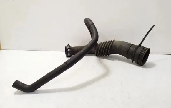 Renault Megane I Air intake hose/pipe 7700101498C