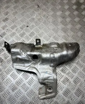 Volvo V40 Heat shield in engine bay 31361957