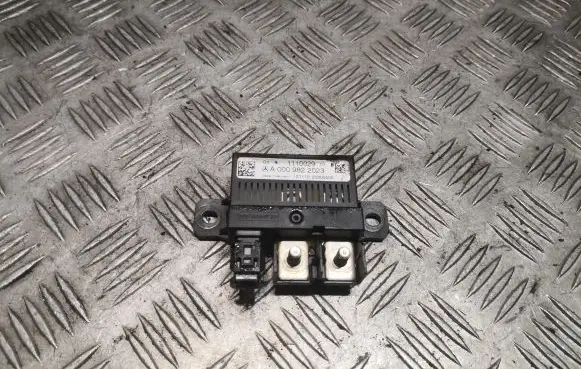 Mercedes-Benz C W204 Other relay 0009822023 A0009822023
