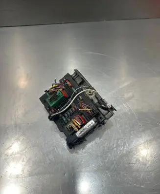 Peugeot 206 Fuse module 9650663880 32410045