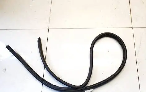Toyota Yaris Rubber seal front coupe door 