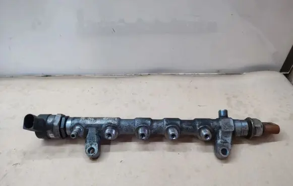 Audi A3 S3 A3 Sportback 8P Fuel main line pipe 03L130089P