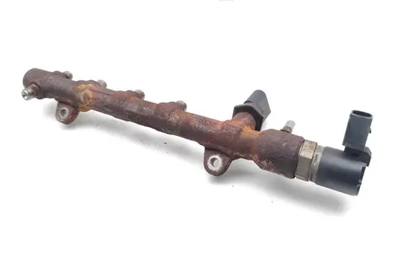 Ford Focus Fuel main line pipe GK2Q9D280AA A2C84548600 A2C90375501