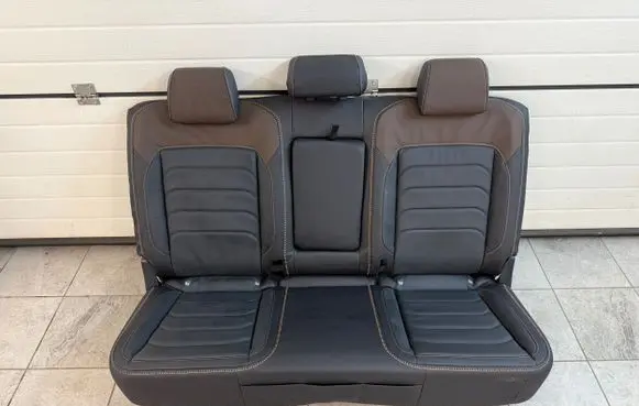 Volkswagen Amarok II Rear seat 