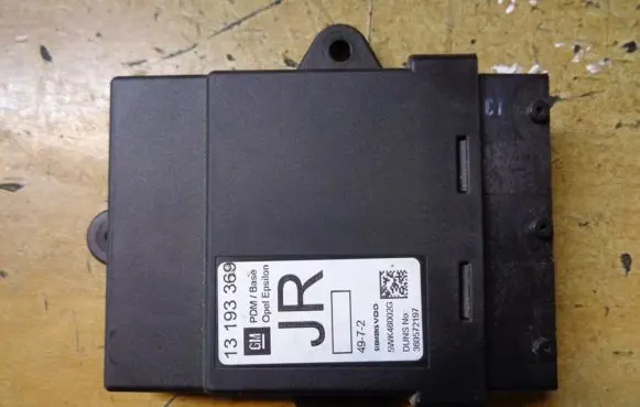 Opel Vectra C Door central lock control unit/module 13193369