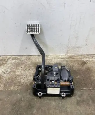 Aston Martin Vantage III Brake pedal 4G432450BE