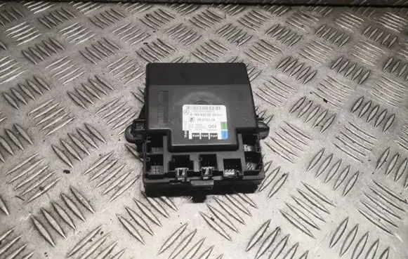 Mercedes-Benz A W169 Door control unit/module 1698208226 A1698208226