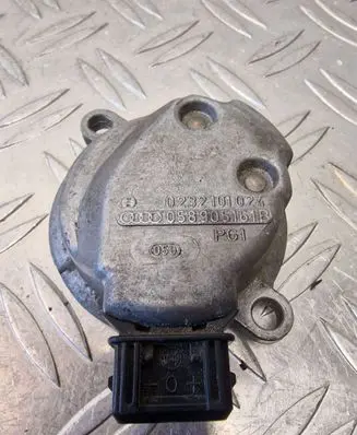 Audi A8 S8 D2 4D Camshaft position sensor 058905161B