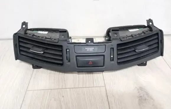 Nissan Navara D23 Dash center air vent grill 687504KJ2A 687514KJ2A
