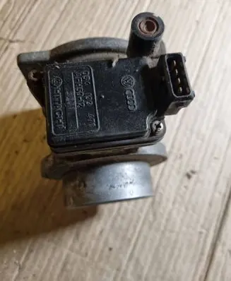 Audi A6 S6 C4 4A Mass air flow meter 054133471 AFH5012
