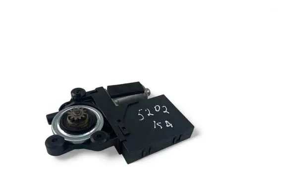Volvo S40 Front door window regulator motor 979037100