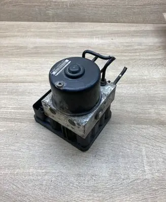Volkswagen Golf V ABS Pump 1K0907379K 1K0614517H