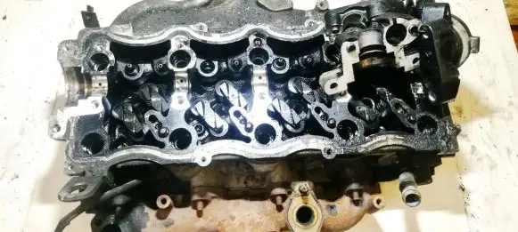 Hyundai Trajet Engine head l0350046l
